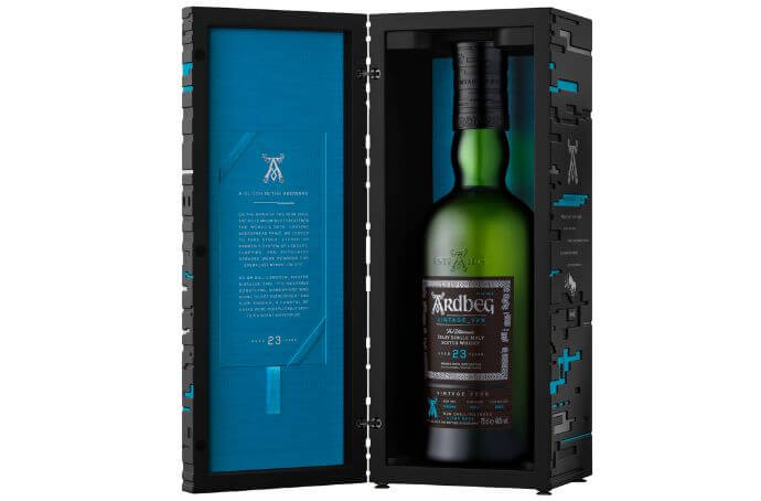 ARDBEG VINTAGE Y2K 23YO butelka w otwartej skrzyni
